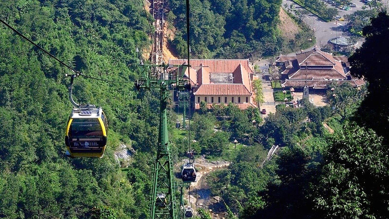 Du lịch Đà Nẵng phải trải nghiệm đi cáp treo Bà Nà