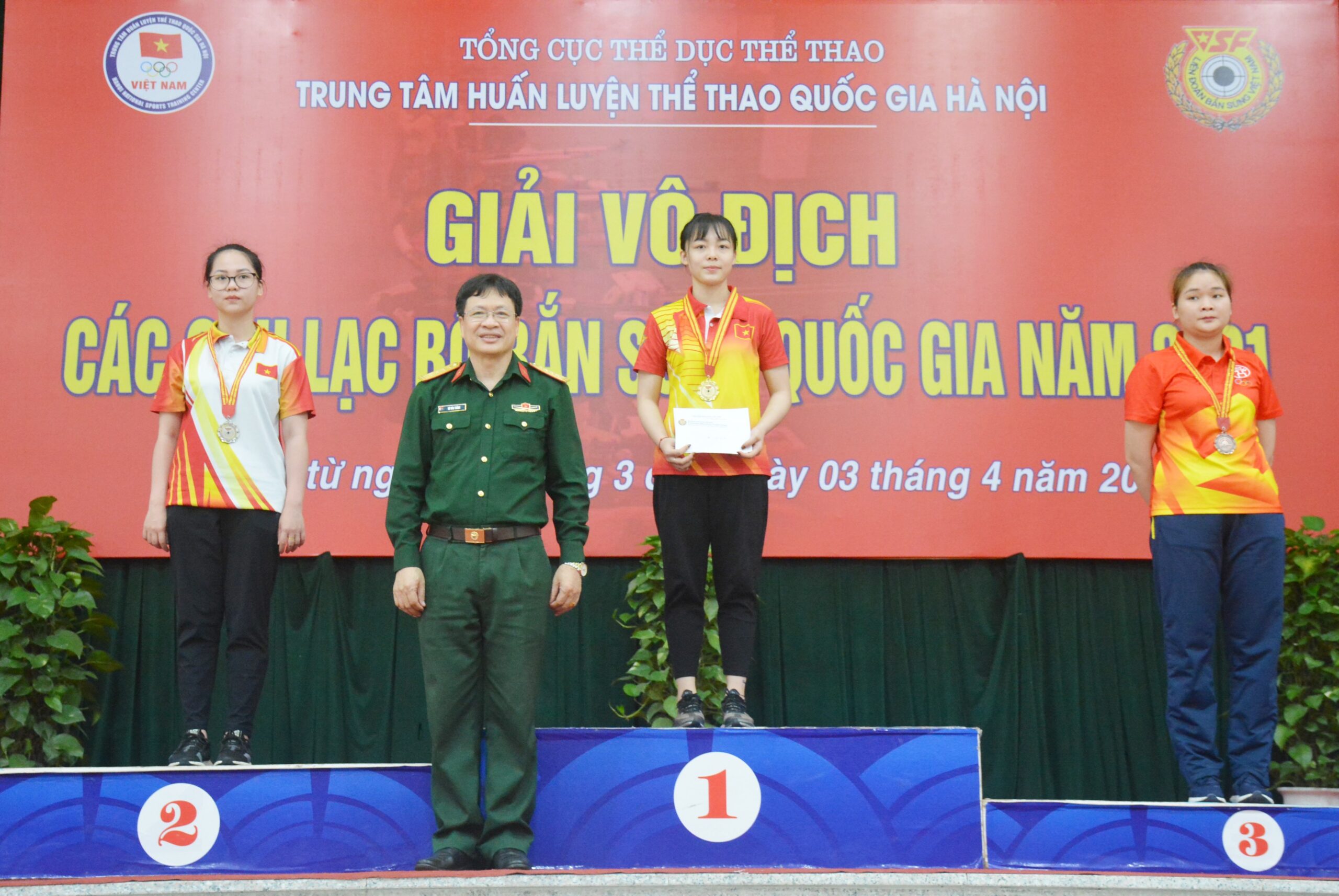 Nội dung đồng đội súng trường nữ phá vỡ thêm một kỷ lục